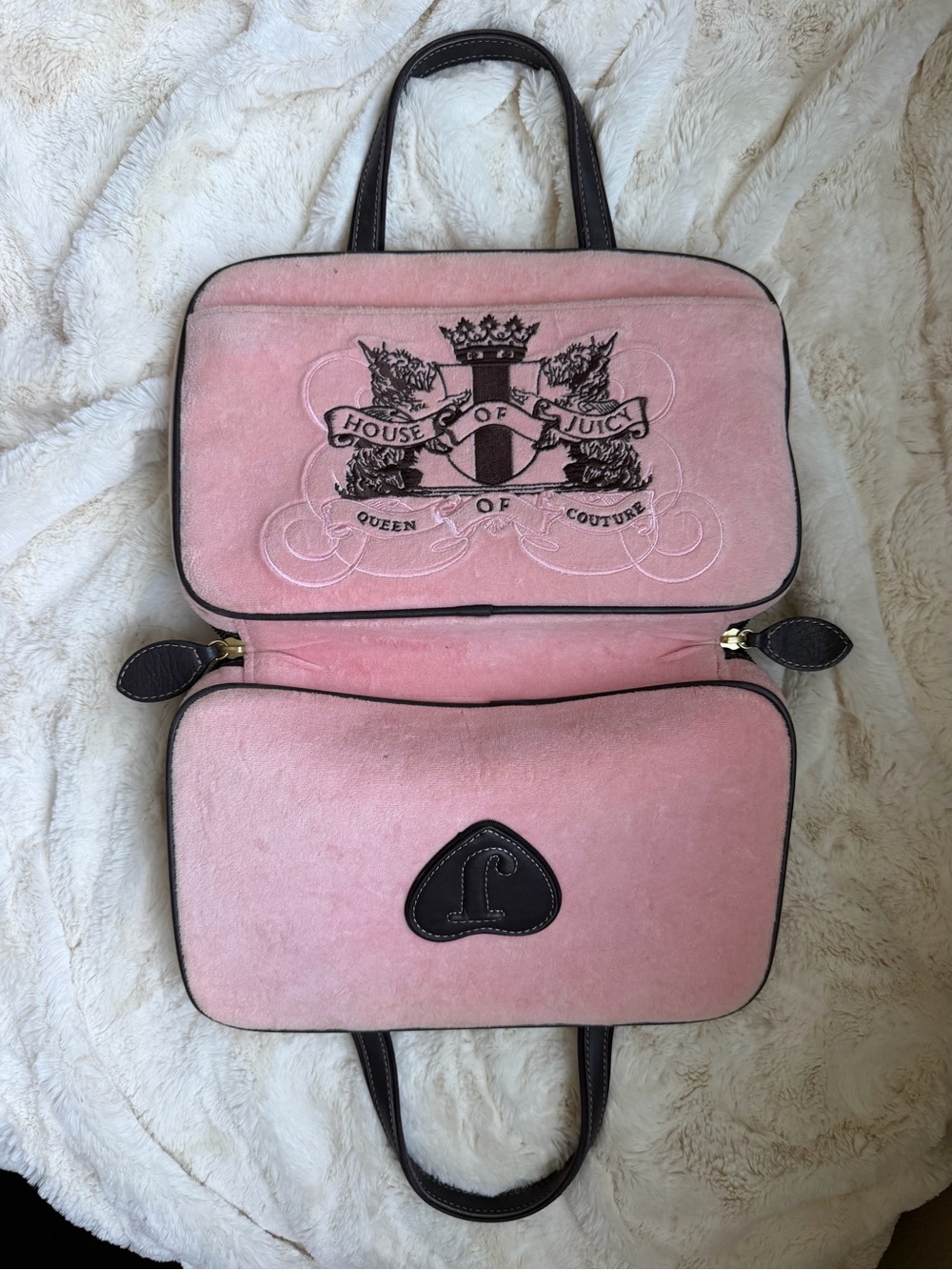 Juicy Couture Pink Terry Logo Makeup Case - Picture 5 of 16